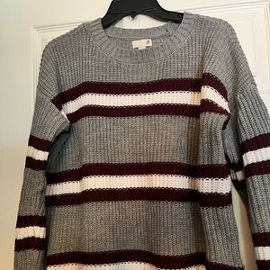 Ladies SO slightly used large 100% acrylic sweater from a smoke free home